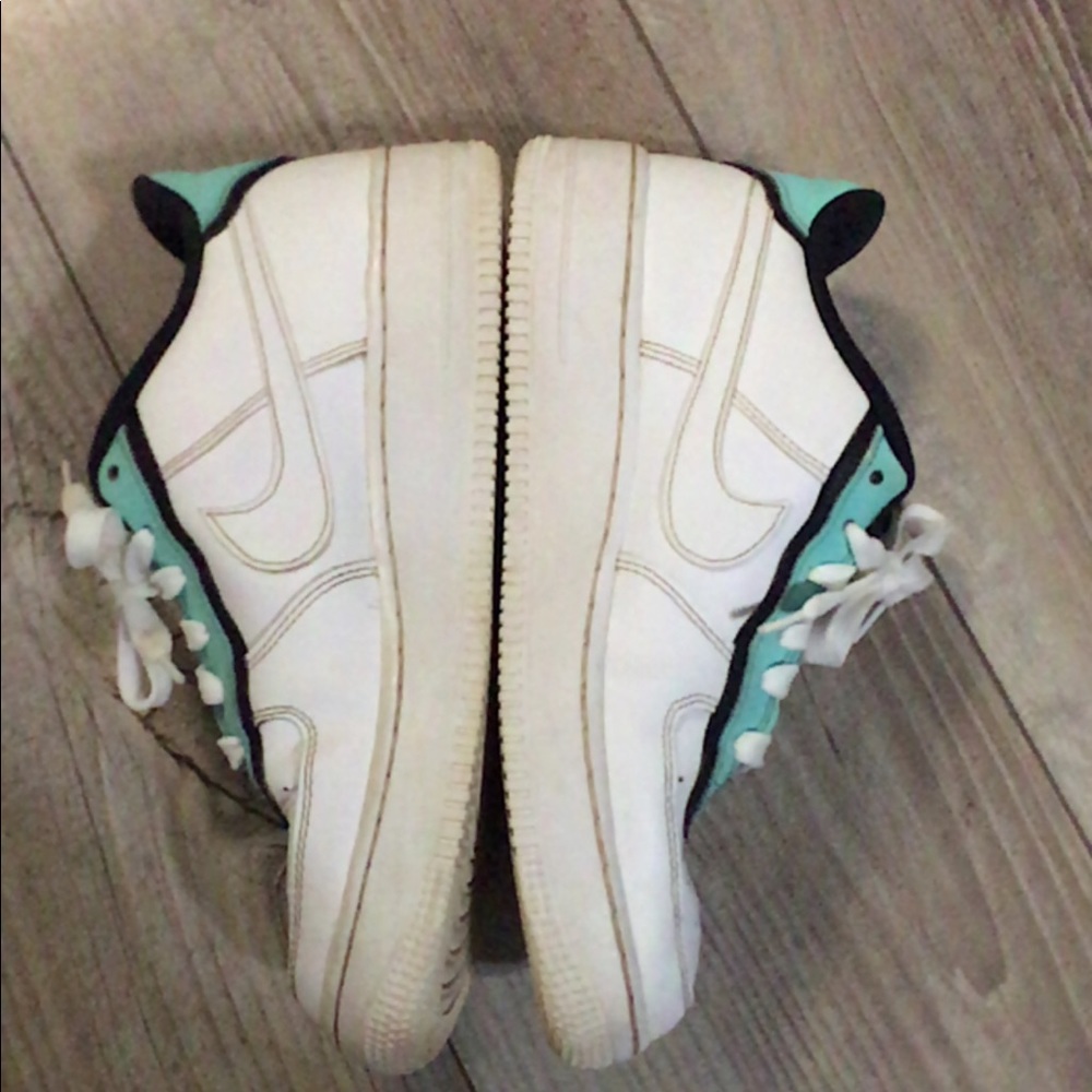 nike air force 1s - Picture 3 of 3